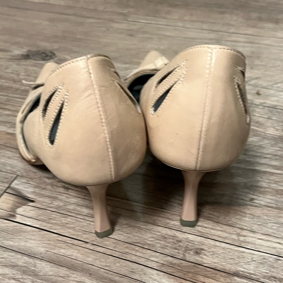 Fornorino nude high heels - Picture 6 of 7